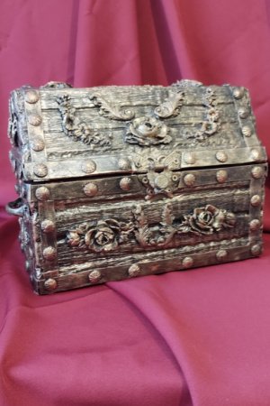 Робота Скринька з картону "Бронзовий вік"