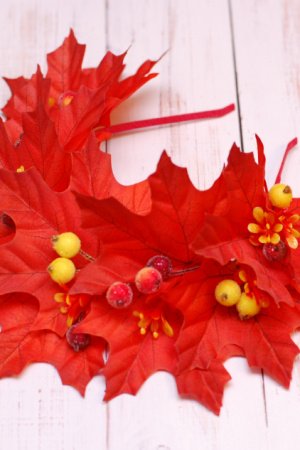 Робота Обруч ободок з осіннім листям