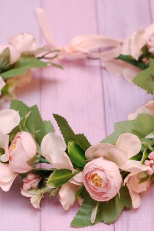 Работа Объемный венок веночек с цветами персиковый 