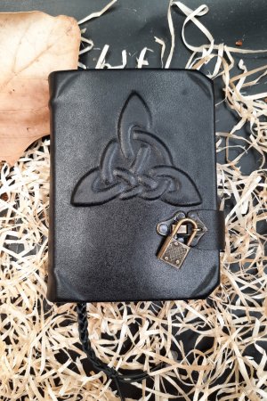 Работа Блокнот "Кельтский трилистник"