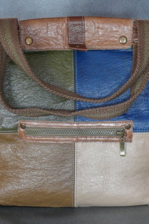 Работа Женская кожаная сумка ручной работы из кусочков