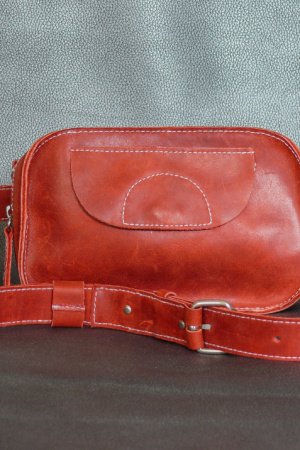 Робота Жіноча червона шкіряна сумка ручної роботи