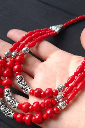 Робота Намисто з натуральними коралами трьохрядне