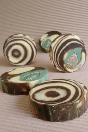 Робота Мило антисептичне з морингою та евкаліптом (мило з нуля)