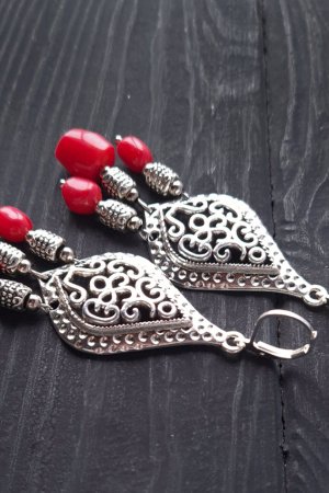 Работа Серьги с натуральными кораллами и серебряными застежками № 398