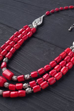 Работа Ожерелье из натуральных кораллов праздничное