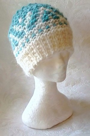 Работа Шапка вязаная женская