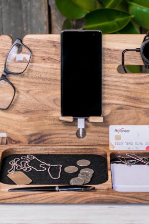 Работа Органайзер для Samsung с гравировкой "iBook Galaxy"