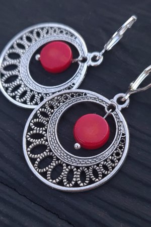 Работа Серьги с натуральными кораллами и серебряными застежками № 399