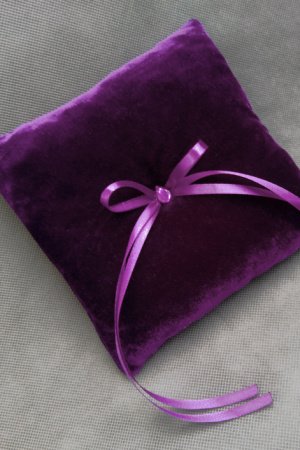 Робота Оксамитова подушечка для кілець на весілля арт. 3021