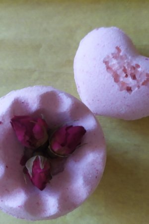 Работа Бомбы с маслом розы