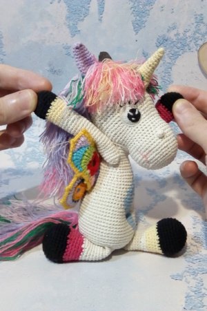 Работа Единорог вязаная крючком мягкая игрушка с крыльями бабочки 5