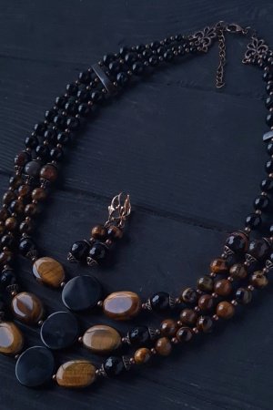 Работа Комплект из натурального агата и тигрового глаза.