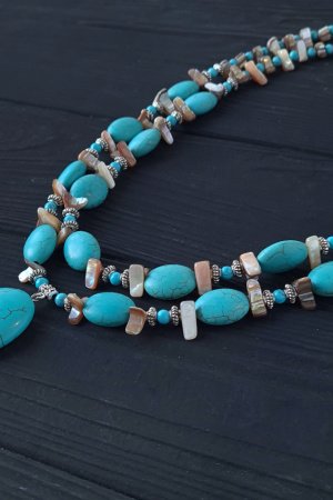 Работа Двухрядные бусы из бирюзы и натурального перламутра