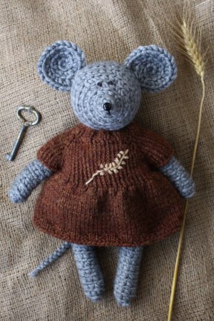 Робота Іграшка ручної роботи мишка в сукні