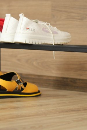 Робота Поличка для взуття з металу Лаконічність