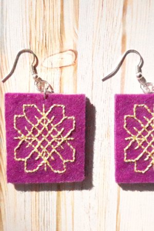 Работа Вышитые серьги "Цветы жизни"