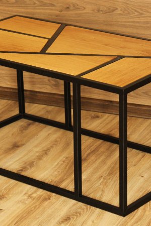 Работа Кофейный столик из дерева