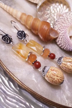 Робота Срібні сережки з сердоліку та кераміки ручної роботи