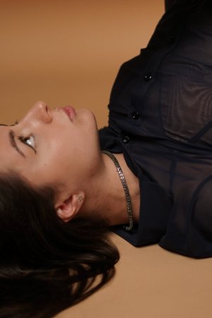 Работа Серебряный жгут на шею из бисера