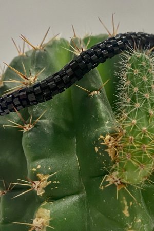 Работа Черный жгут на шею из бисера