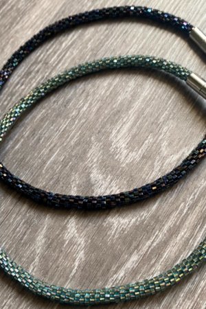 Работа Светло-зеленый жгут на шею из бисера