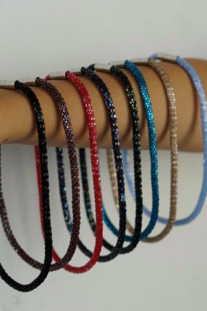 Работа Красный жгут на шею из бисера