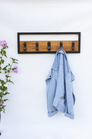 Работа Настенная вешалка из дерева + 5 металлических крючков