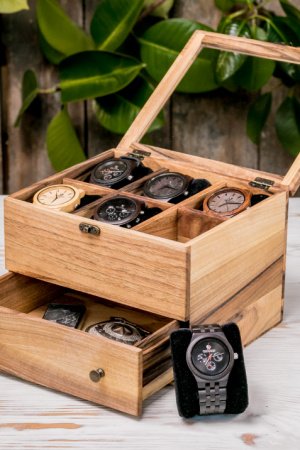Работа Органайзер для 6-ти часов с шухлядой и стеклянной крышкой
