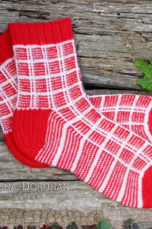 Работа Носки вязаные в клетку