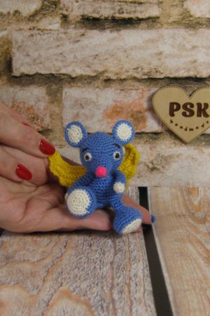 Работа Мышка с крыльями ангела вязанная крючком мягкая игрушка 1