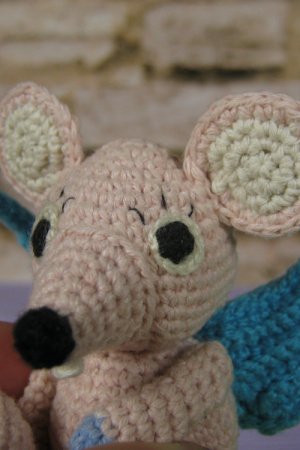 Работа Мышка с крыльями ангела вязанная крючком мягкая игрушка 2