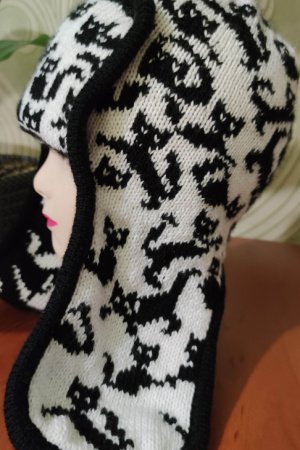 Работа Шапка ушанка с котиками