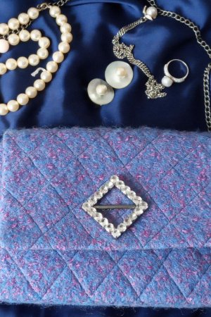 Робота Сумочка синя на ланцюжку