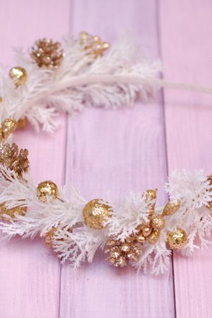 Робота Новорічний обруч обідок біло-золотий з шишками