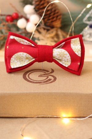 Робота Метелик новорічний "Золотисті кулі"