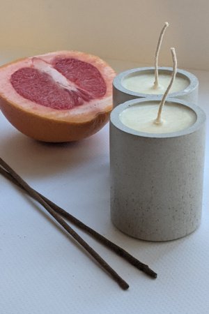 Работа Массажная соевая свеча для рук и тела