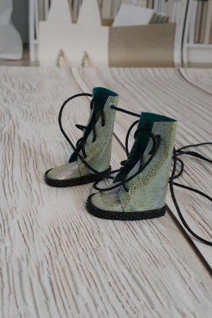 Робота Одяг для ляльок RAINBOW. Чоботи ручної роботи.