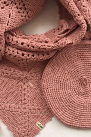 Робота Берет та бактус для дівчат