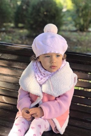 Робота Берет і бактус для дівчинки