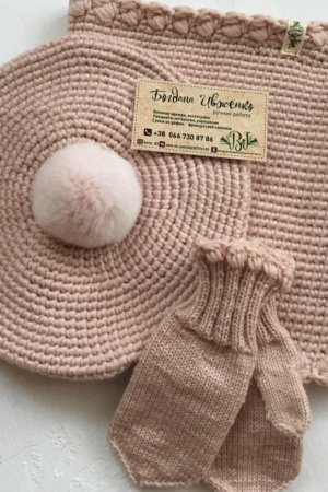 Работа Берет, снуд и перчатки для девочки