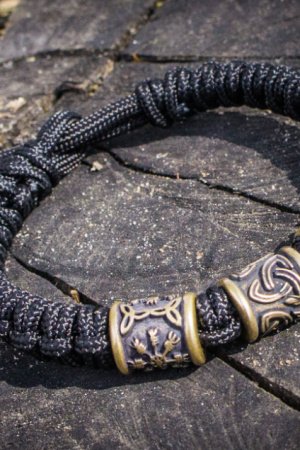 Работа Браслет с рунами, Вегвизир, Шлем ужаса, Валькнут, оберег