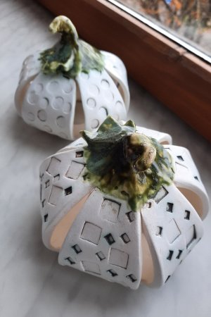 Робота Гарбузик  керамічний білий