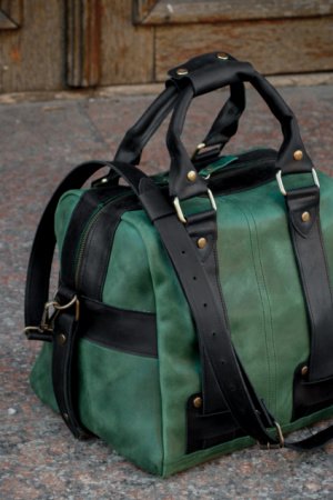 Робота Шкіряний жіночий саквояж, Саквояж для ручної поклажі.