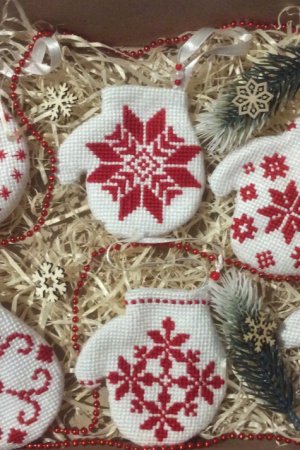 Робота Новорічні іграшки набір рукавиці