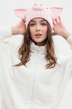 Работа Тепла шапка "Хрюша"