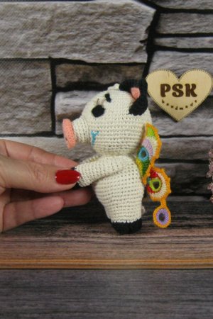 Работа Свинка с крыльями, вязаная крючком мягкая игрушка хрюшка