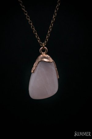 Робота Кулон "Рожевий кварц"