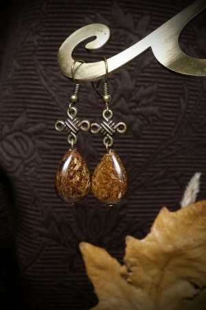 Работа Бронзовые серьги с бронзитом и узелками.