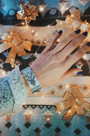 Работа Новогодний браслет, браслет с оленем, браслет со снежинками